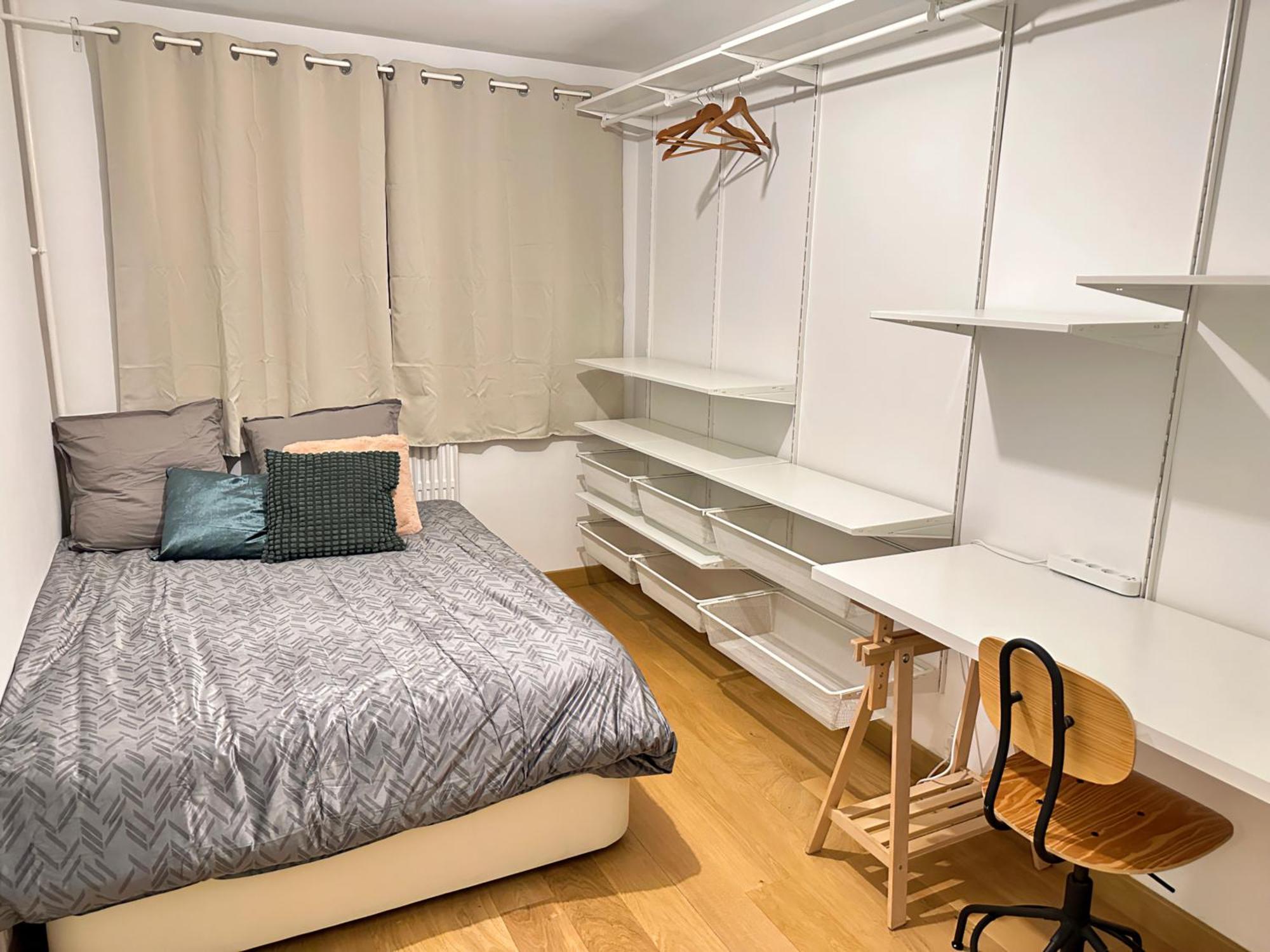 Cozy 3 Bedroom Dans Republique * Parigi